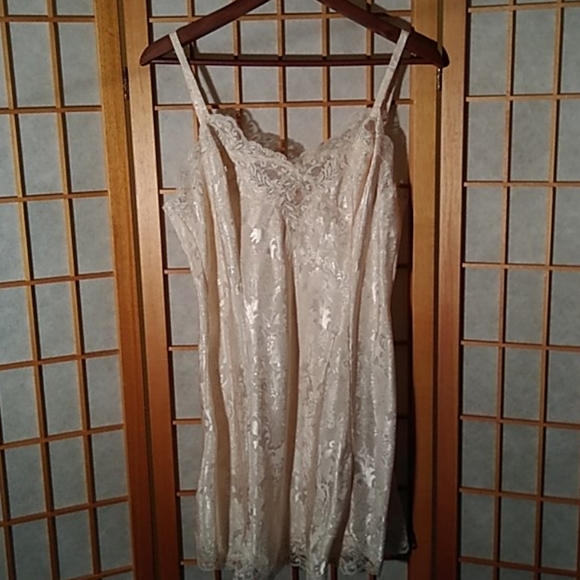 Victoria Secret 2pc-Robe & Baby Doll - Picture 7 of 11